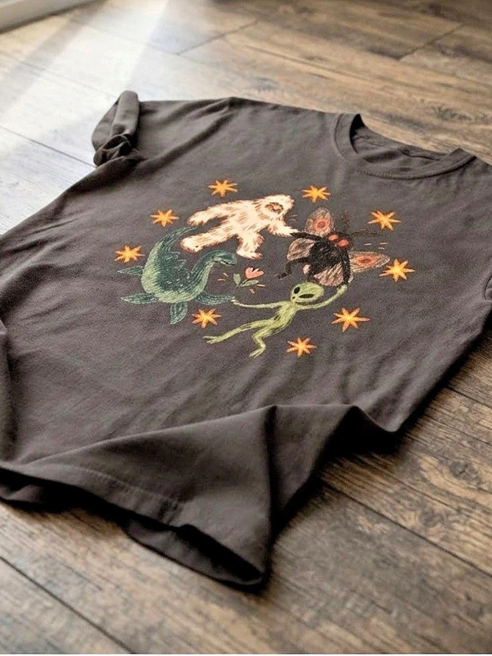 Cryptid Bigfoot Mothman Alien Graphic Print Gildan T-Shirt - Picture 2 of 4